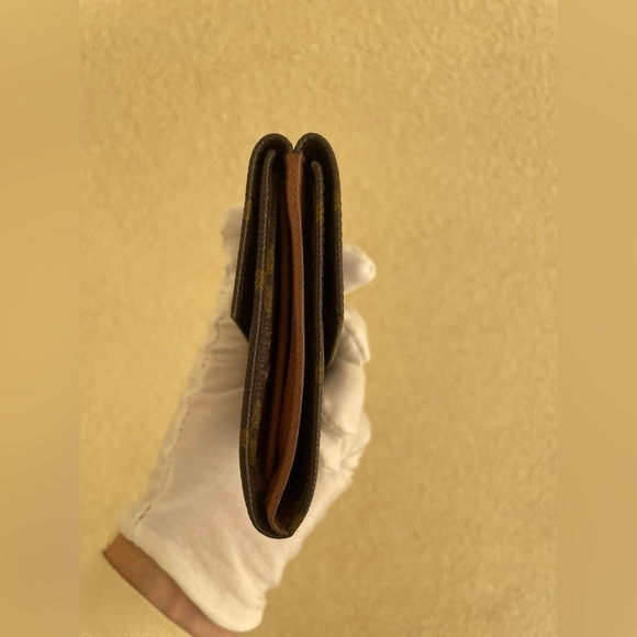 Louis Vuitton Wallet - Picture 13 of 16